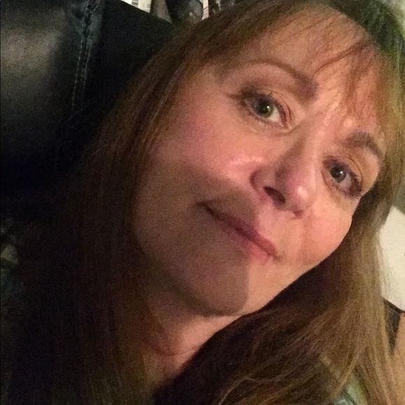 Meet your Posher, Jeanne - Picture 1 of 1